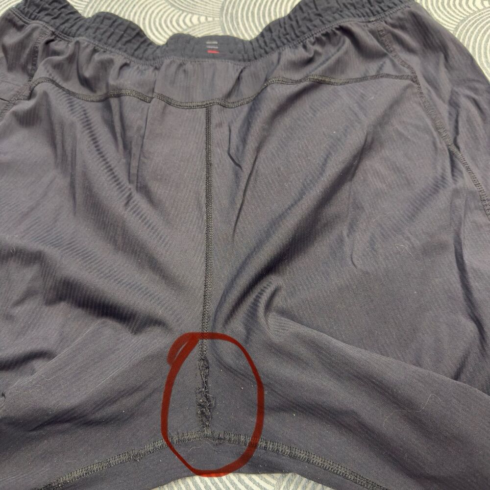 LULULEMON Athletic Shorts No Liner Black 11’ Inseam Men Large Flaw* - Picture 4 of 12
